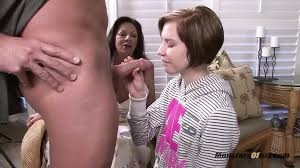 Freche stiefnie mit großem schwanz bestraft