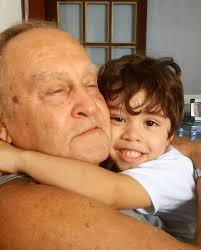 O Hoje é o dia que ganhei meu parceiro da VIDA! Obrigado por ser meu  companheiro! Parabéns @enzorochajj ! Você torna nossa vida cheia de  alegria! Menino bonito de ALMA e CORAÇÃO!