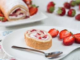 Roule Aux Fraises Et Mascarpone Facile Et Gourmand La Cuisine D Adeline
