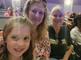 Carolyn Burchfield's Instagram, Twitter & Facebook