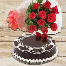 Send flowers, cakes and gifts to mumbai across mumbai. Red Roses Bunch With Chocolate Cake To Mumbai Free Shipping