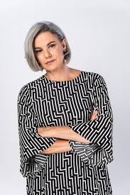 Lucrecia și julian sunt copii atunci când un dezastru se întâmplă cu familia lucrecias. Magdalena Popa Fructul Oprit Community Fandom