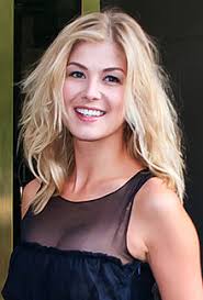 Born on january 27, 1979 in london, england, actress rosamund mary elizabeth pike is the only child of a classical violinist mother, caroline (friend), and. Rosamund Pike Wikipedia
