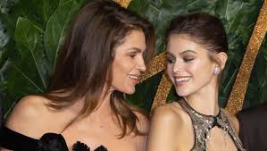 Cindy crawford was born on february 20, 1966 in dekalb, illinois, usa as cynthia ann crawford. Cindy Crawford Is Kaia Gerber S Look Alike In Attractive Summer Time Pic Hollywood Life Newsraiser