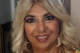 All'ombra dei girasoli», da funzionario giudiziario alla poesia: il  percorso artistico di Daniela D'Elia