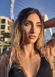 Avori Henderson - Free pics, galleries & more at Babepedia