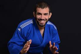 Et ce qui suit, ce n'est pas rien ! Toma Nikiforov Adidas Combat Sports