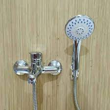 Jenis kran shower panas dingin ini dapat mengontrol suhu air pada setiap shower dengan mudah yaitu cukup menentukan suhu ideal untuk anda. Harga Kran Panas Terbaik Kamar Mandi Perlengkapan Rumah Juni 2021 Shopee Indonesia