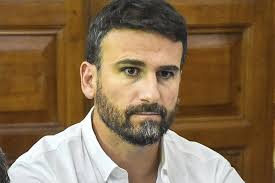 RUMORES…”SE DICE DE MÍ…” : bolilla negra para Exeni, Juan E Romero y un  "dataso" de color, Folloni escondido en el Valle, las andanzas estéticas de  la Sole Cabrera, el brutal escapismo