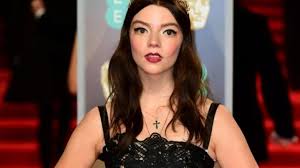 She made her debut in the fantasy series atlantis (2015). Anya Taylor Joy Und Emma Corrin Dustere Newcomer Diese Netflix Beautys Mussen Sie Sich Merken News De
