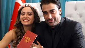 He is an actor, known for bir zamanlar çukurova (2018), yer gök ask (2010) and gecenin kanatlari (2009). Birce Akalay Today News Wiki Affairs Updates Biodata Phone Number Family Go Profile All Celeb Profiles Tollywood Bollywood Kollywood Hollywood Go Profiles