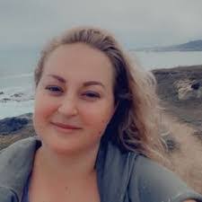 Jennifer Simcox's Instagram, Twitter & Facebook