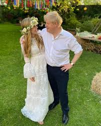 His shirt term is 17. Twitter Wags Reckon Boris Johnson And Carrie Look Like Aunt Sally And Worzel Gummidge Englishheadline