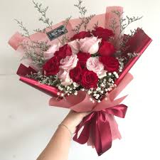 Berisi 5 bunga mawar dan 1 bunga pikok. Roses Bouquet Bunga Wisuda Asli Mawar 15 Tangkai Buket Bunga Fresh Ladore Blooms Florist Shopee Indonesia