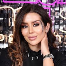 Nana Abdullah في عيون الوطن 🇸 (@nana.abdullah77)