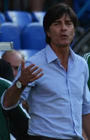 Joachim low's contract was supposed to run until the end of the 2022 world cup, but he asked for an early release which has been agreed by the german football association (dfb); Euro 2012 Joachim Low L 039 Homme Qui A Change L 039 Allemagne Le Telegramme