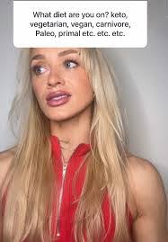 Jessica Stine's Instagram, Twitter & Facebook