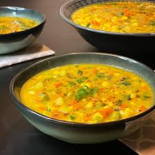 Deema Hajjawi - Heartwarming rich oatmeal vegetable soup🥣شوربة الخضار  المغذية والكريمة بالشوفان: (بدون اضافة الكريمة) ........ ٢ ملعقة كبيرة زيت  نباتي ١ بصلة مفرومة ناعم ١ عود كرفس مفروم ناعم ٢ حبة