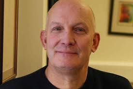 Chris Agee predstavlja svoju zbirku "Gotovo ništa