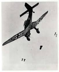 Resultado de imaxes para aviones Stukas y Me-109