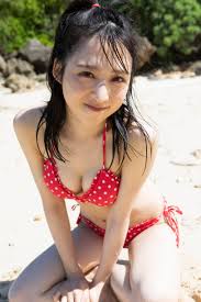 AKB48のエース小栗有以が初めての水着＆お風呂姿を披露！1st写真集が発売決定 (2021年11月5日) - エキサイトニュース