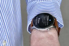 The display is slightly bigger. Huawei Watch 3 Review Strong Commitment Is Needed Digital Trends