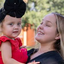 👩‍⚕️💪 Meet Hannah Downs — nursing student, supermom of 4 (ages 2-6), and  proof that strength wears many hats. ❤️ This Student Parent Month, we're  celebrating the parents who are chasing dreams