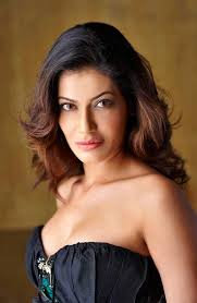 Actress payal rohatgi cries while reacting to bengal violence and kangana ranaut's twitter suspension. Payal Rohatgi Accused Of Taking A Bribe For Tweeting Against Muslims Masala Com