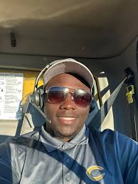 In da truck vs out da truck. Ion like no mess🤣🤣🤣🤣