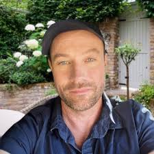 Michael Leadingham (@mikey_in_vegas) · Instagram photos and Reels