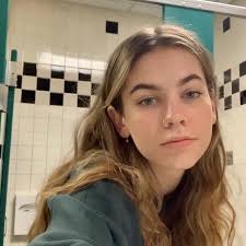 Etta Mcdowell's Instagram, Twitter & Facebook