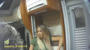 Scherzi a parte: Lo scherzo in diretta a Diletta Leotta Video | Mediaset  Infinity