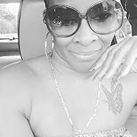 Iris Thorne's Instagram, Twitter & Facebook