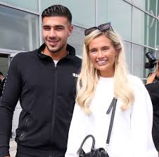 The couple have been uploading vlogs and regular social media. Tommy Fury Love Island Star Already Split From Molly Mae After Social Media Silence Tv Radio Showbiz Tv Express Co Uk