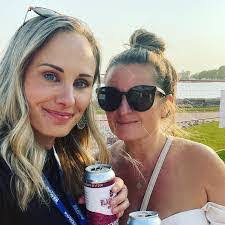 Diane Labriola's Instagram, Twitter & Facebook