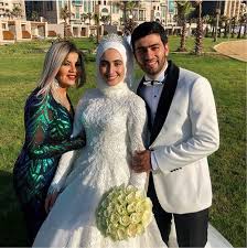 أنا مدخلتش غرفة العمليات وعندي مأساة مع البنج بعد واقعة الفنانة الراحلة. Ø¨ÙˆØ³ÙŠ Ø´Ù„Ø¨ÙŠ ØªØ­ØªÙÙ„ Ø¨Ø²ÙØ§Ù Ø­ÙÙŠØ¯Ø© Ø´Ù‚ÙŠÙ‚ØªÙ‡Ø§ Ø§Ù„Ø¥Ø¹Ù„Ø§Ù…ÙŠØ© Ø§Ù„Ø±Ø§Ø­Ù„Ø© Ø´Ø§Ù‡Ø¯