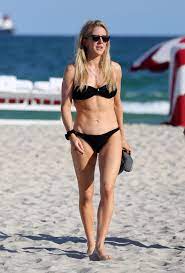 Mp3 downloads for ellie goulding latest 2020 songs, instrumentals and other audio releases'. Ellie Goulding In A Black Bikini On The Beach In Miami 01 02 2020 Hawtcelebs