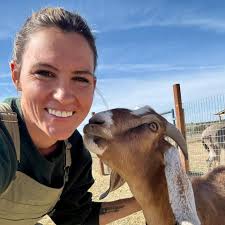 More than 1 billion pounds of coffee grounds are tossed into landfills and  compost bins in America every year. A University of Washington doctoral  student has brewed up a way to make