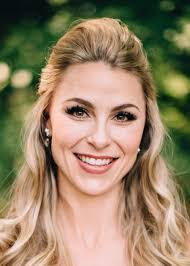 Beth Zucker's Instagram, Twitter & Facebook