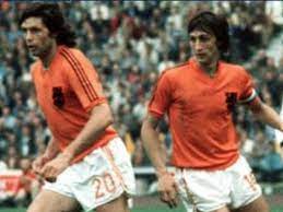 L'olanda del calcio totale è la squadra nazionale olandese degli anni '70 del '900. Morto Wim Suurbier Leggenda Dell Ajax E Dell Olanda Del Calcio Totale