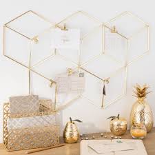 Golden Interior Touches Gold Gold Metal Pineapple Jewellery Box H 21 Cm Maisons Du Monde Gold Home Accessories Home Accessories Luxurious Bedrooms