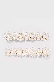 Choosing a hair clip or bow is only part of the equation. 15 Best Pearl Hair Clips And Barrettes How To Wear Pearl Hair Clips