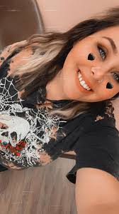 hey i'm cheyenne but i go by chey looking for some new friends.. in  lakewood/longbeach area. i love photography, adventures, disney , harry  potter