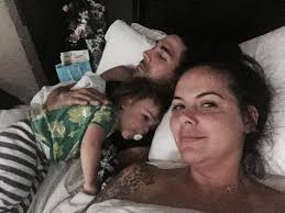 Erica Mello (@ericasmello)