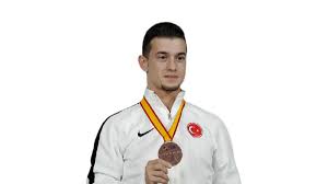Ali sofuoğlu, sıralama turunda 27.32 puan aldı ve finale çıkamadı. Ali Sofuoglu Kimdir Karate Nereli Basarilari Hayati Kimoneo