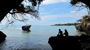 Pantai karangbolong adalah sebuah pantai berpasir putih di pulau nusakambangan di kabupaten cilacap, jawa tengah. Wisata Pantai Karang Bolong Banten Wisata Banten