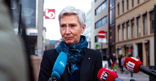 Peggy hessen følsvik er leder av landsorganisasjonen i norge (lo). Peggy Hessen Folsvik 60 Trer Inn Som Fungerende Lo Leder Fagbladet No