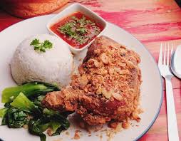 Cicipi Menu Serba Ayam Di Resto Ayam Ayaman Bandung Merahputih