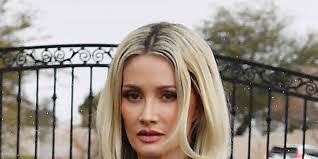 Bridget Bond's Instagram, Twitter & Facebook