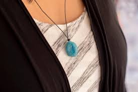 A tutorial blog that covers crafts, diy, home decor, sewing, paper crafting and more. Make A Pretty Crystal Necklace Diy Network Blog Made Remade Diy